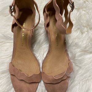 Chinese Laundry Kitten Heal Size 7.5